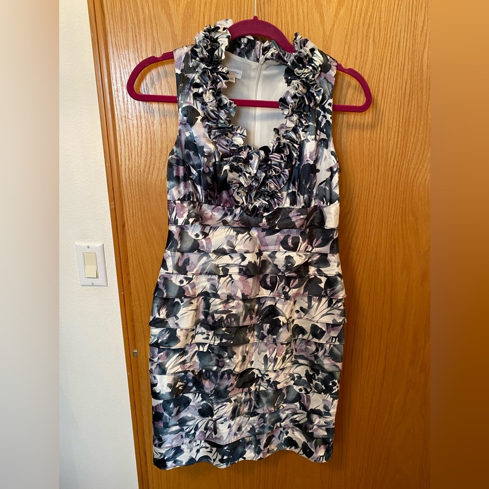 Nwot! London times size 4 petite ruffled dress